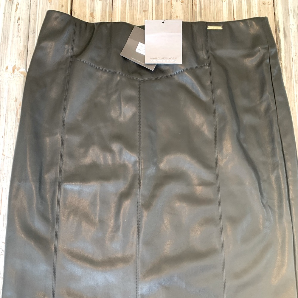 MARC NEW YORK ANDREW MARC Faux Leather skirt